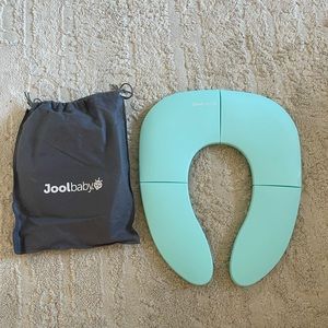 Jool Baby Folding Travel Potty Seat Fits Round & Oval Toilets Blue W/Travel Bag